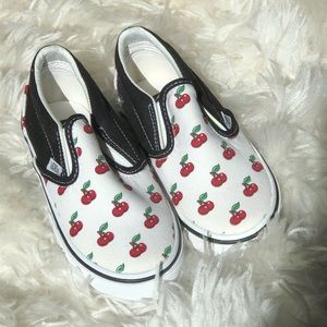 Brand new Vans for toddlers 🍒